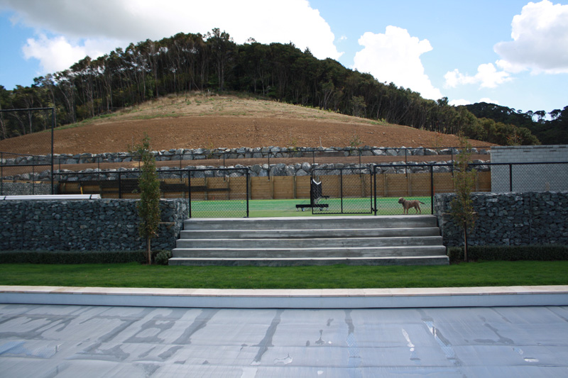 Gabion retaining and feature walls